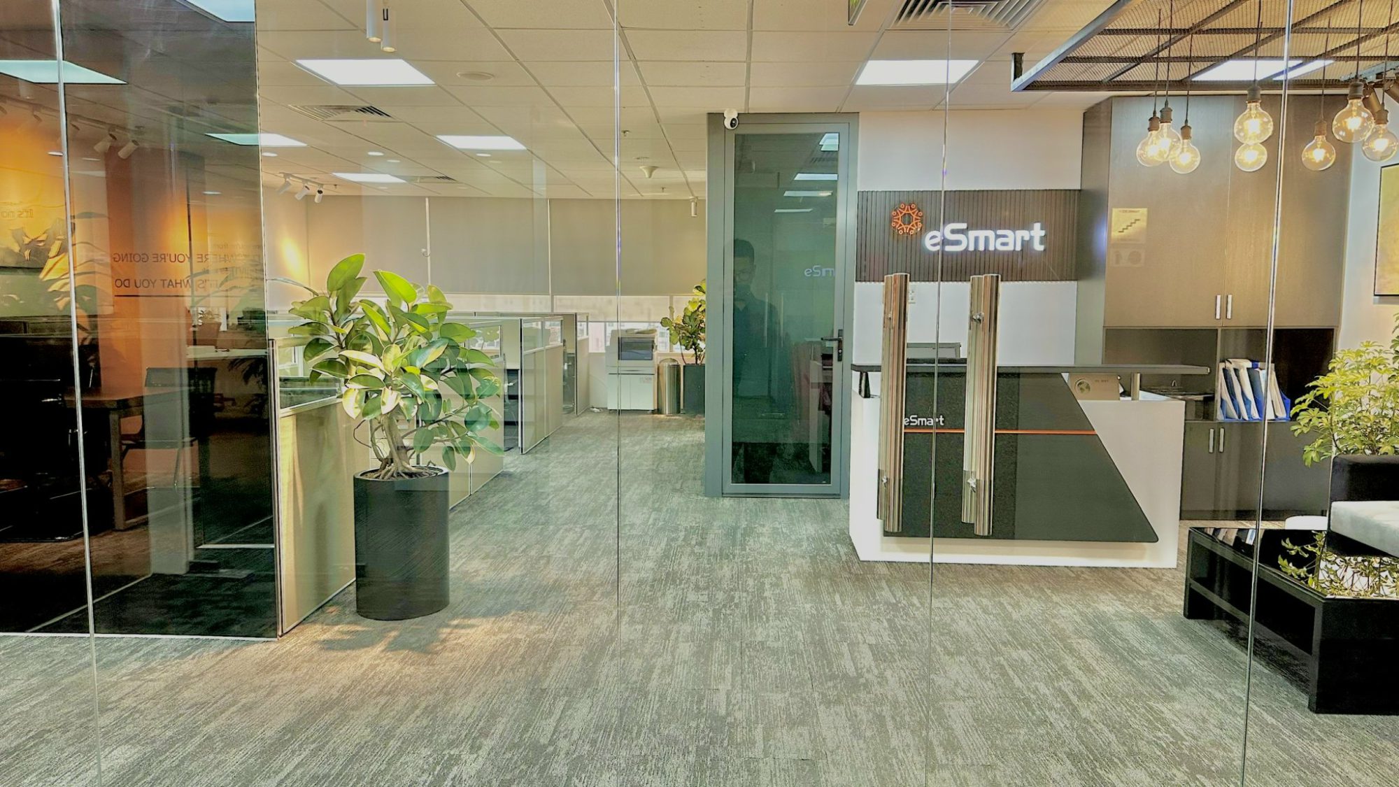 Esmart Centre Point